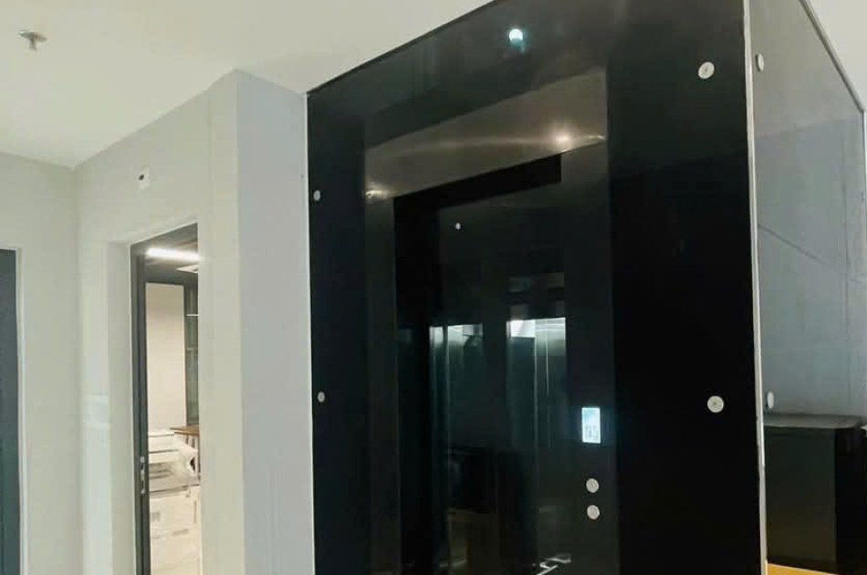 Thang Máy Mở Cửa Tự Động 
