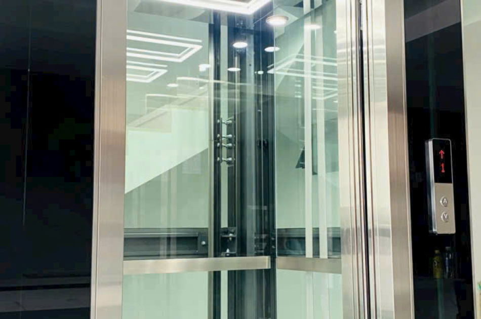 Thang Máy Mở Cửa Tự Động 