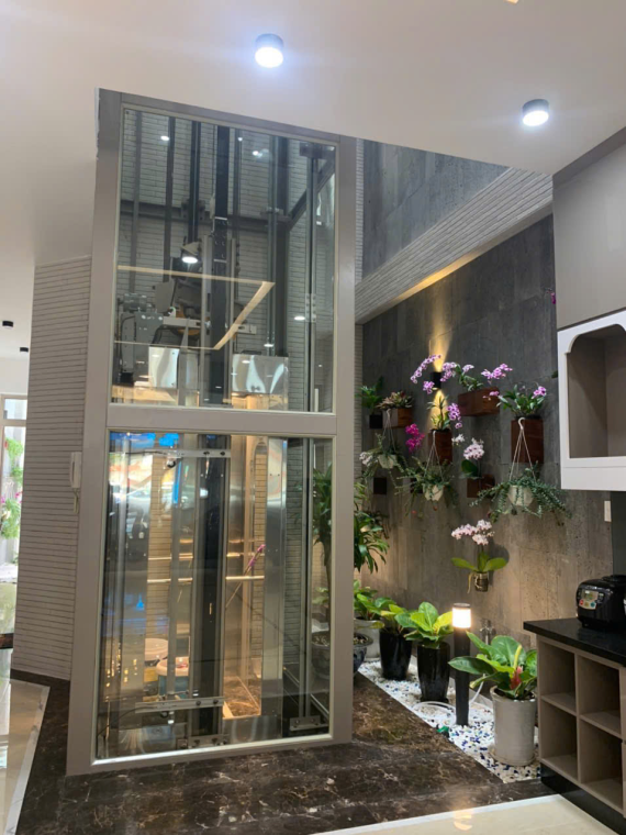 Thang Máy Lồng Kính