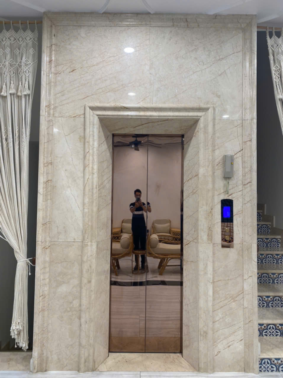 Thang Máy Mở Cửa Tự Động 