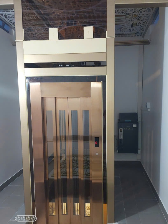 Thang Máy Mở Cửa Tự Động 